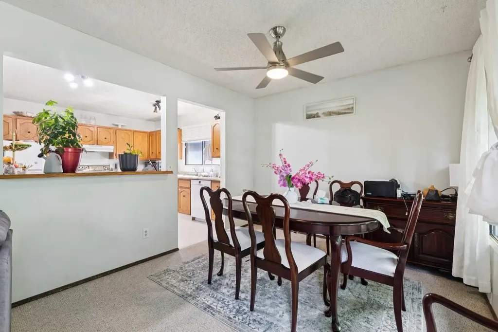 612 13 Avenue NE Calgary AB T2E 1C6