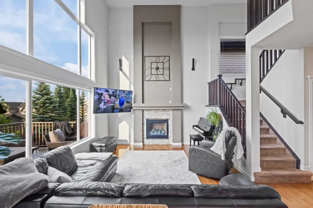 173 Cranarch Close SE Calgary AB T3M 0T9