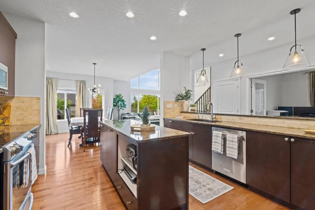 173 Cranarch Close SE Calgary AB T3M 0T9
