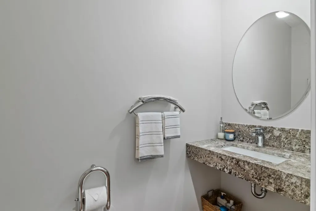 173 Cranarch Close SE Calgary AB T3M 0T9