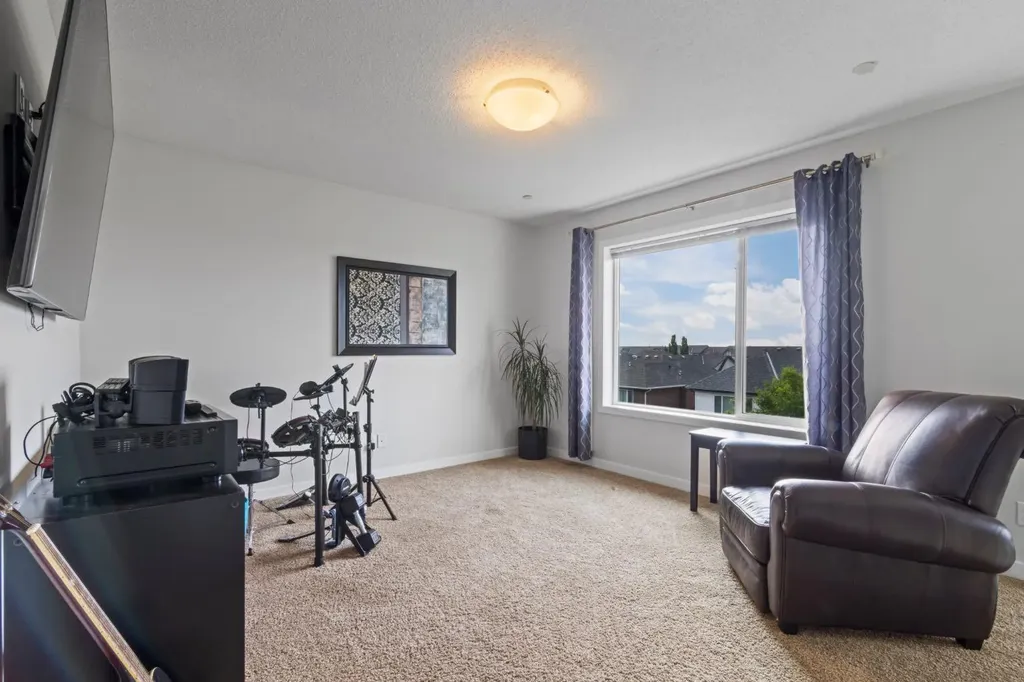 173 Cranarch Close SE Calgary AB T3M 0T9