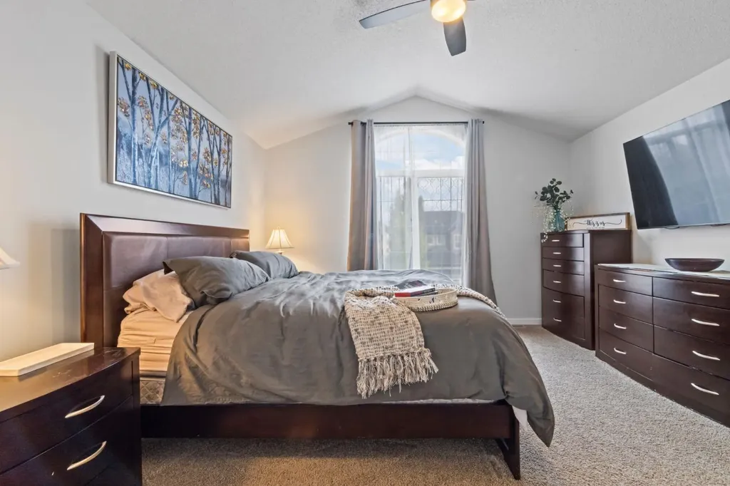 173 Cranarch Close SE Calgary AB T3M 0T9