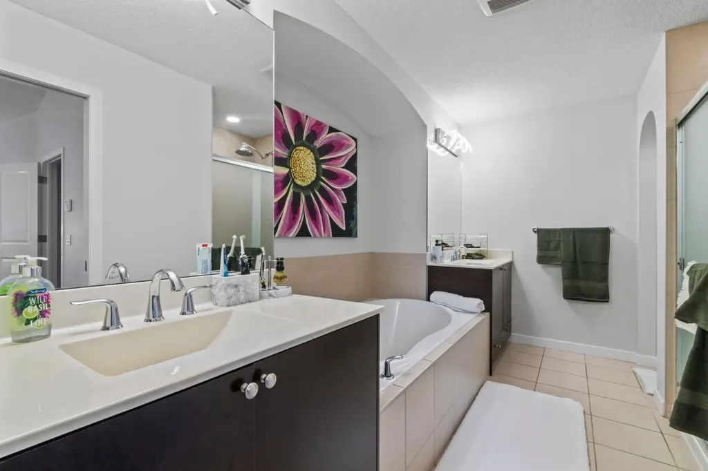 173 Cranarch Close SE Calgary AB T3M 0T9