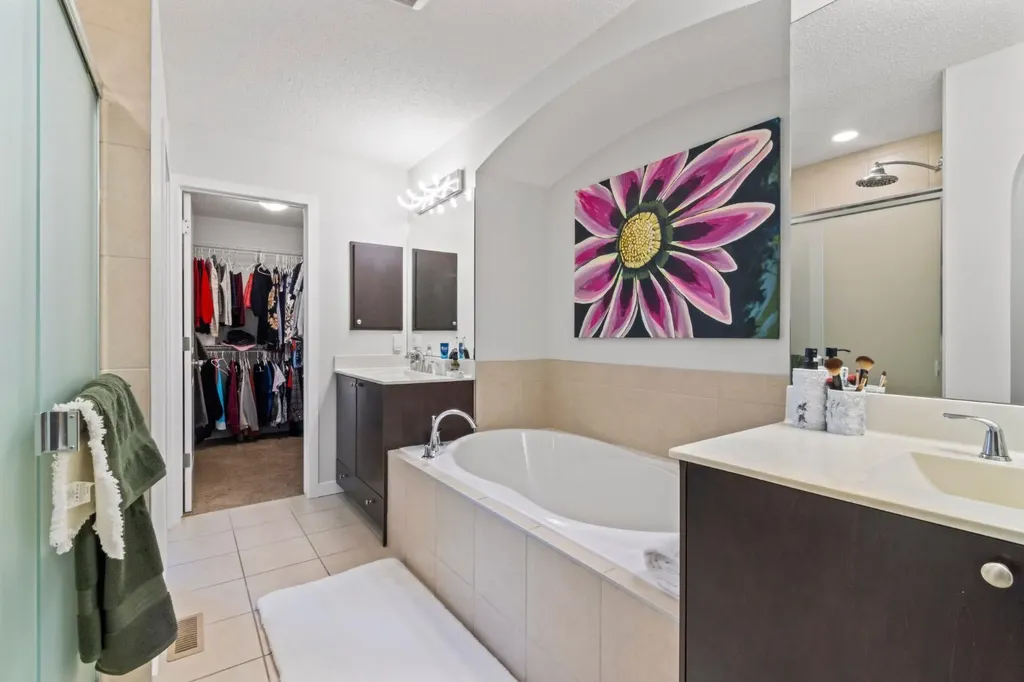 173 Cranarch Close SE Calgary AB T3M 0T9