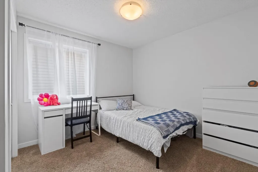 173 Cranarch Close SE Calgary AB T3M 0T9