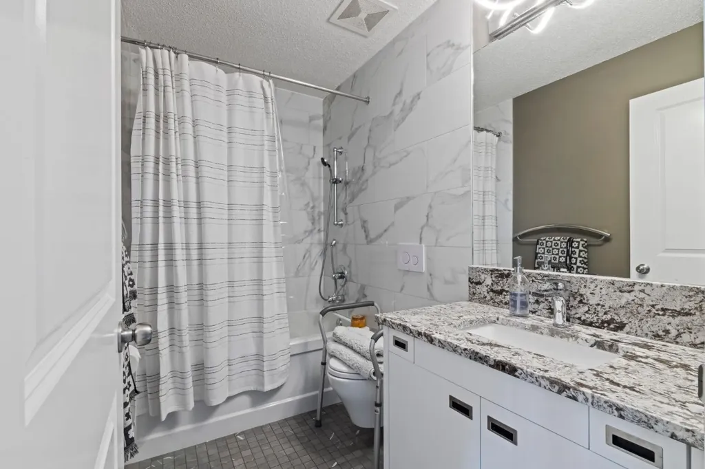 173 Cranarch Close SE Calgary AB T3M 0T9