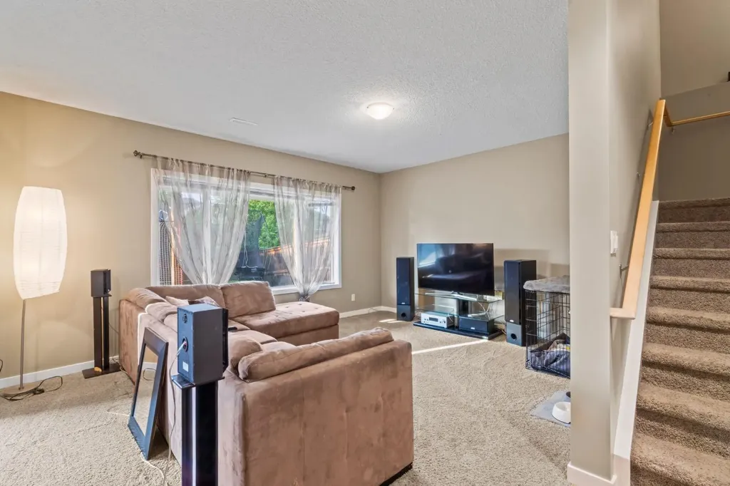 173 Cranarch Close SE Calgary AB T3M 0T9