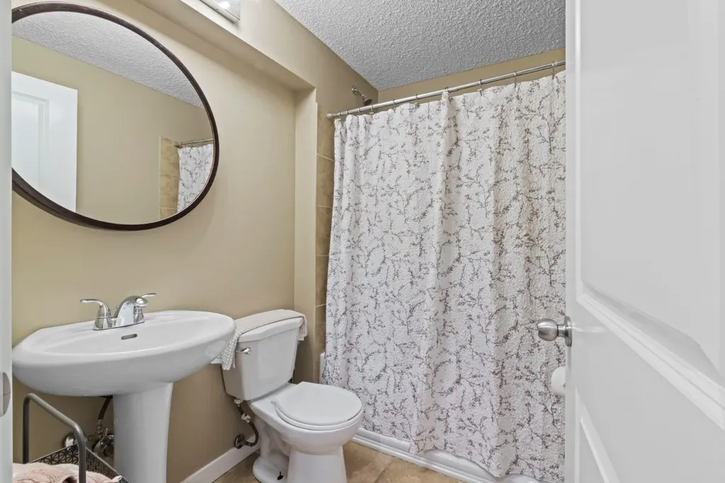 173 Cranarch Close SE Calgary AB T3M 0T9