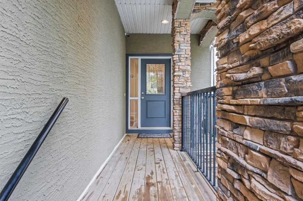 173 Cranarch Close SE Calgary AB T3M 0T9
