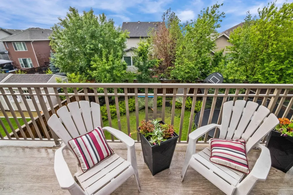 173 Cranarch Close SE Calgary AB T3M 0T9