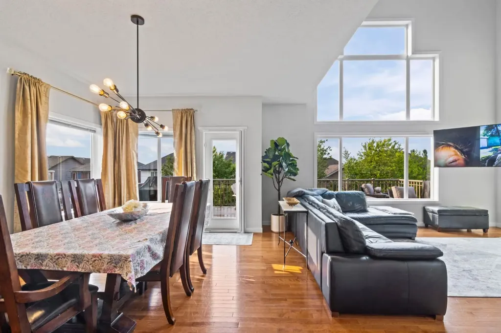 173 Cranarch Close SE Calgary AB T3M 0T9