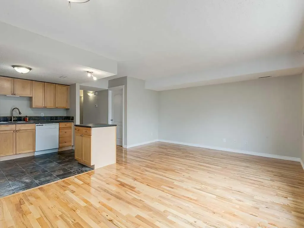 1540 29 Street NW Calgary AB T2R 0B3