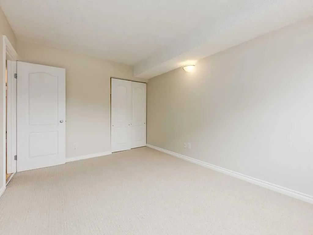 1540 29 Street NW Calgary AB T2R 0B3