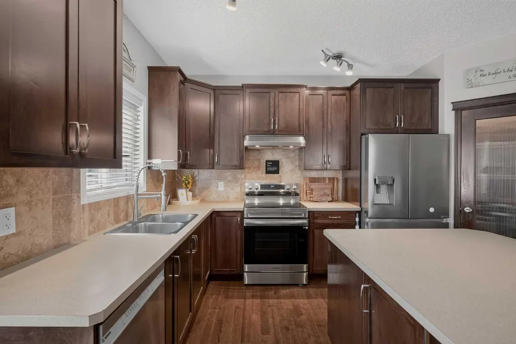325 Cimarron Vista Way Okotoks AB T1S 0J6