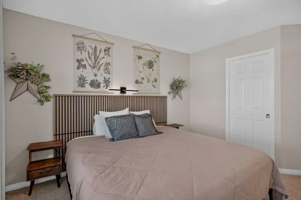 325 Cimarron Vista Way Okotoks AB T1S 0J6