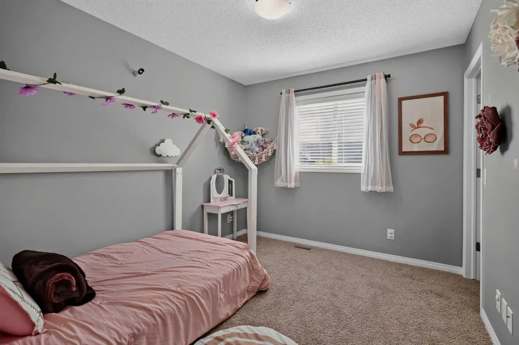 325 Cimarron Vista Way Okotoks AB T1S 0J6