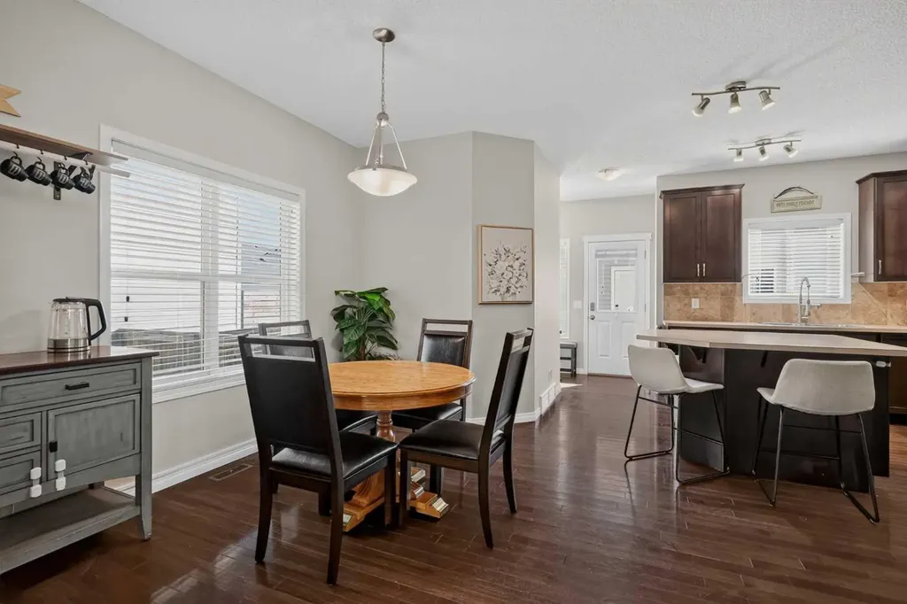 325 Cimarron Vista Way Okotoks AB T1S 0J6