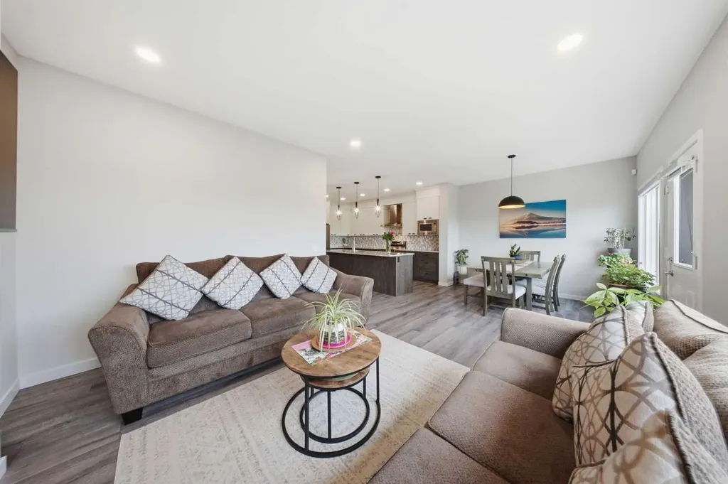 234 Carringsby Way N Calgary AB T3P 1T5