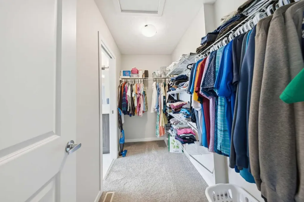 234 Carringsby Way N Calgary AB T3P 1T5
