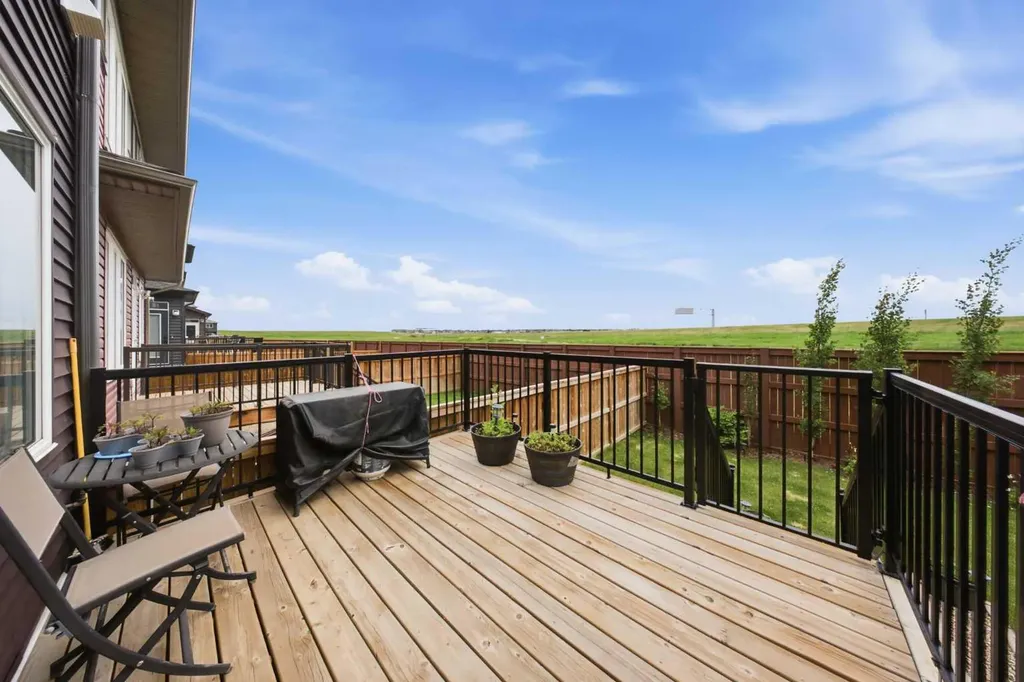 234 Carringsby Way N Calgary AB T3P 1T5