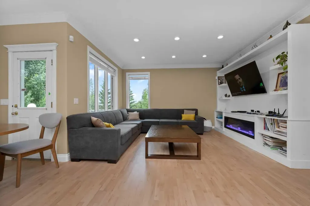 43 Villosa Ridge Drive NW Rural Rocky View County AB T3Z 3B1