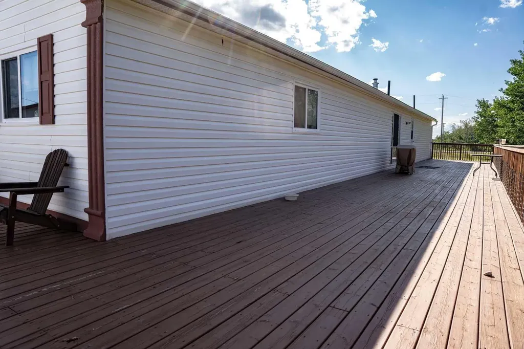 85027 Highway 688 Rural Northern Sunrise County AB T0H3B0