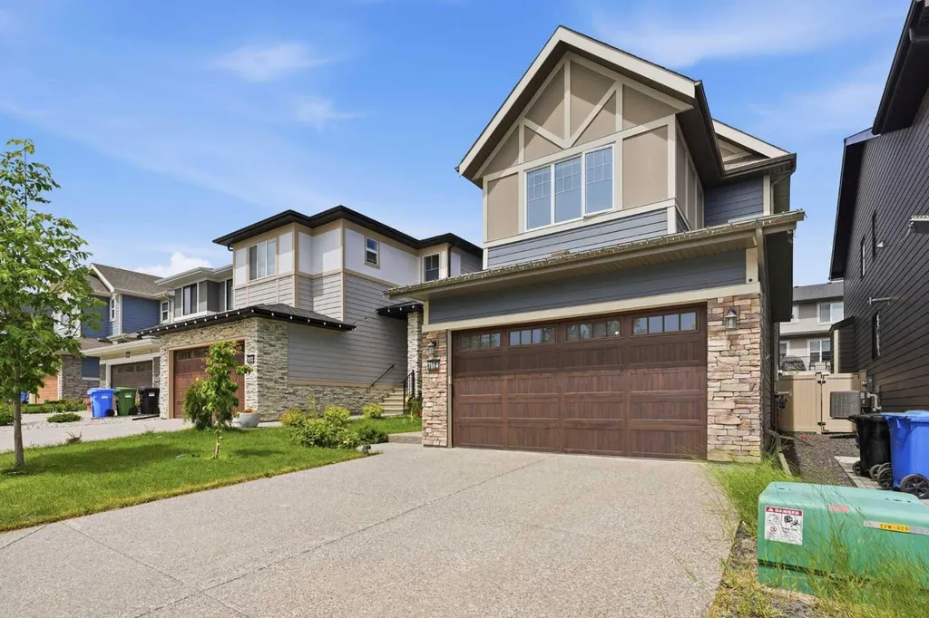 7164 11 Avenue SW Calgary AB T3H 3V5