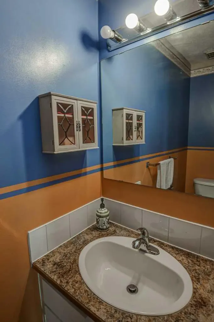 1055 72 Avenue NW Calgary AB T2K 5S4