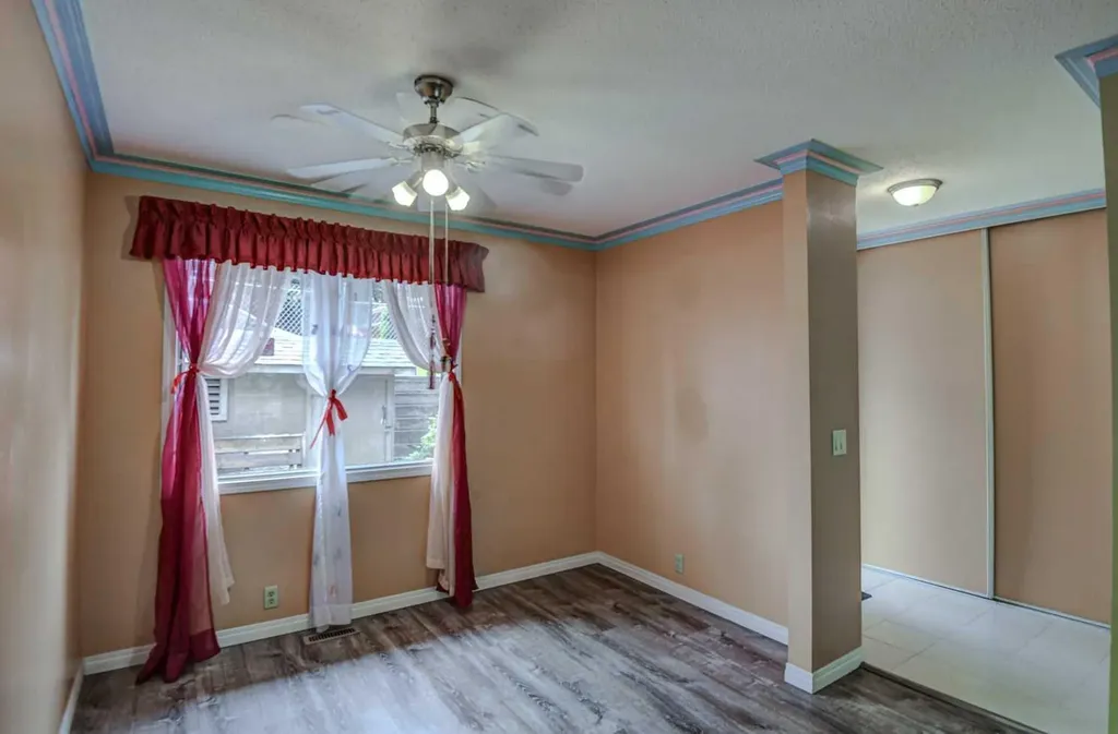 1055 72 Avenue NW Calgary AB T2K 5S4