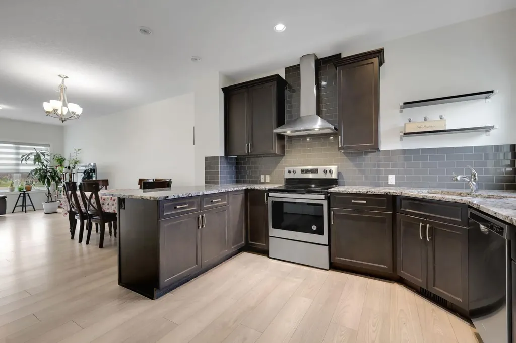 56 Corner Meadows Park NE Calgary AB T3N 1J8