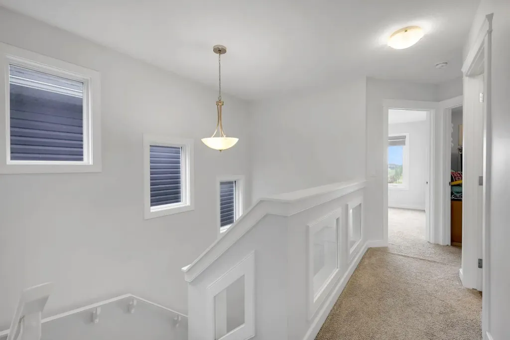 56 Corner Meadows Park NE Calgary AB T3N 1J8