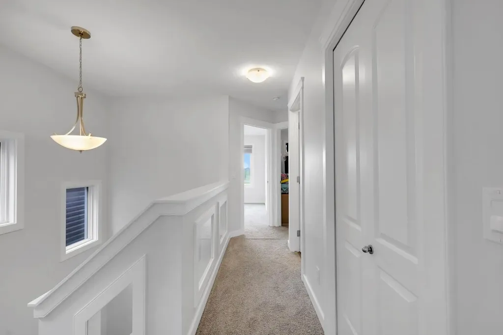 56 Corner Meadows Park NE Calgary AB T3N 1J8