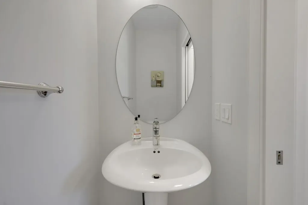 56 Corner Meadows Park NE Calgary AB T3N 1J8