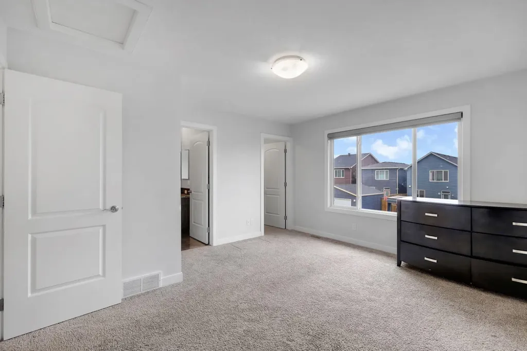 56 Corner Meadows Park NE Calgary AB T3N 1J8