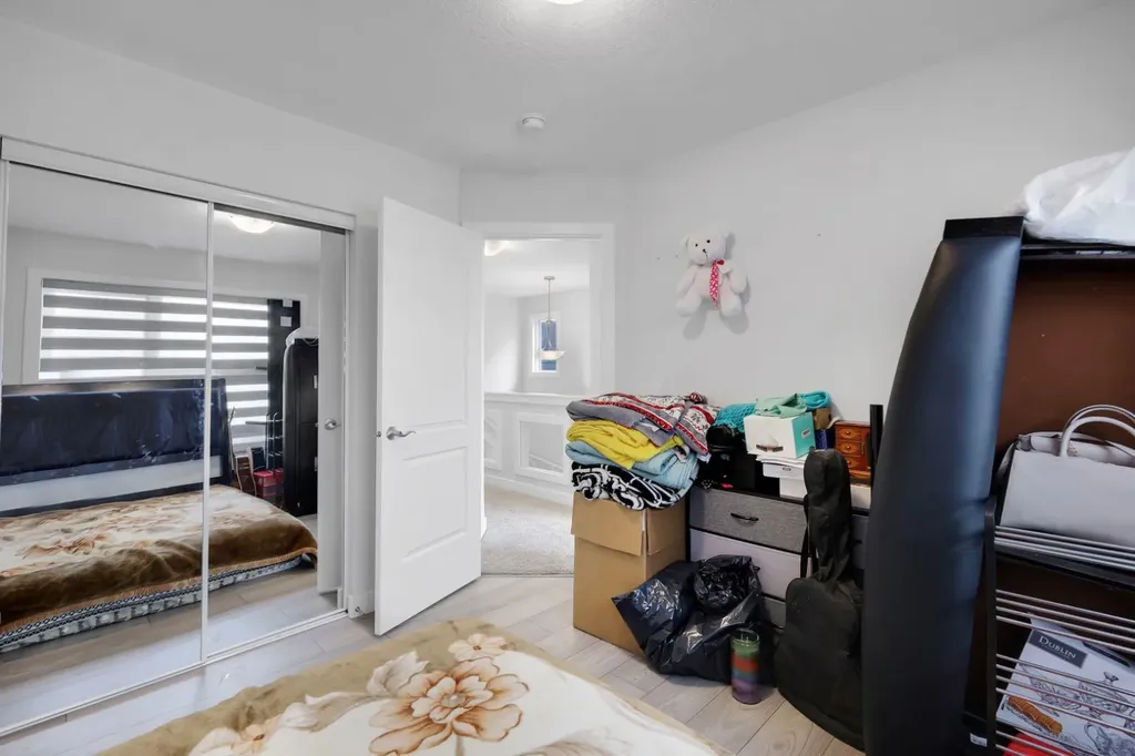 56 Corner Meadows Park NE Calgary AB T3N 1J8
