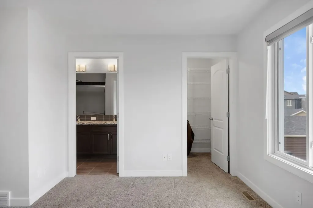 56 Corner Meadows Park NE Calgary AB T3N 1J8