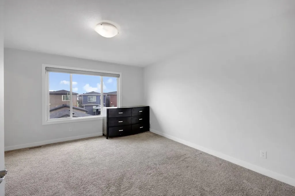56 Corner Meadows Park NE Calgary AB T3N 1J8