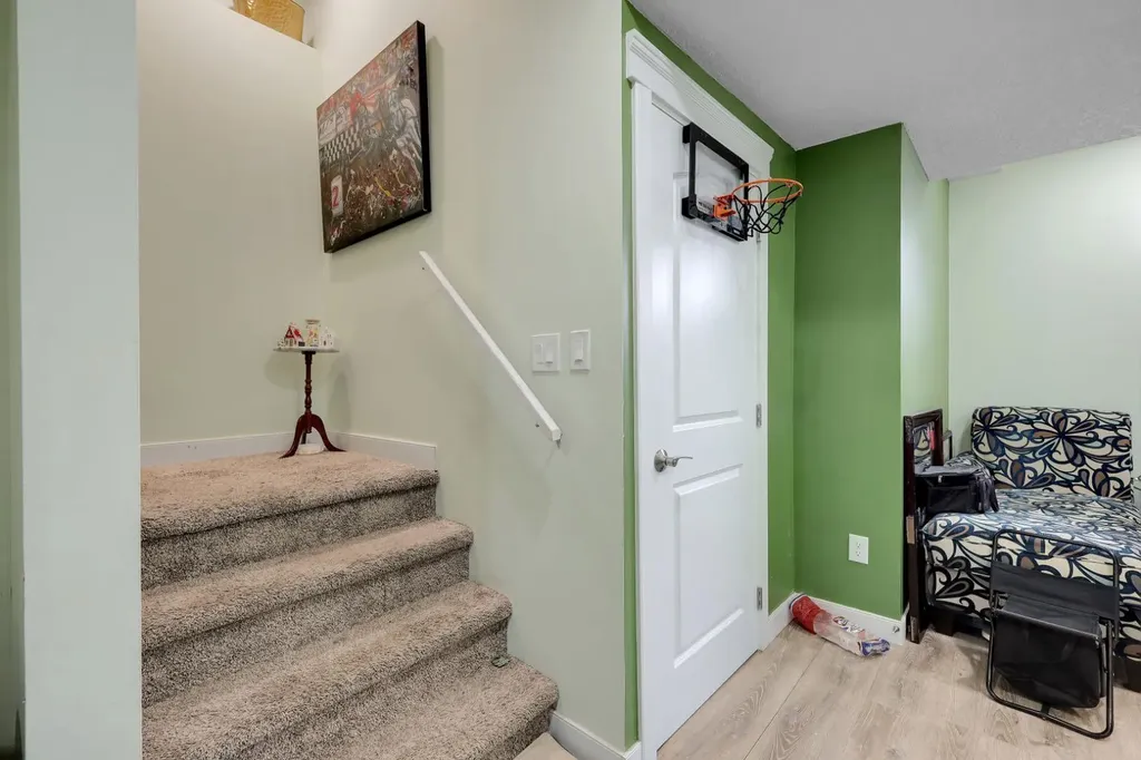 56 Corner Meadows Park NE Calgary AB T3N 1J8
