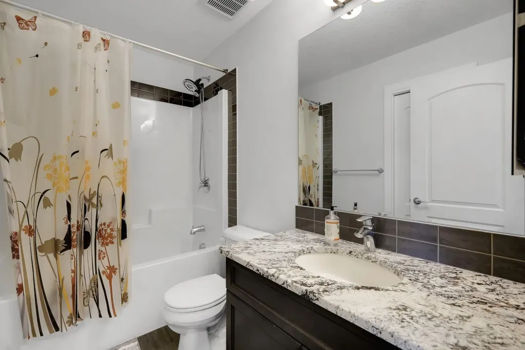 56 Corner Meadows Park NE Calgary AB T3N 1J8