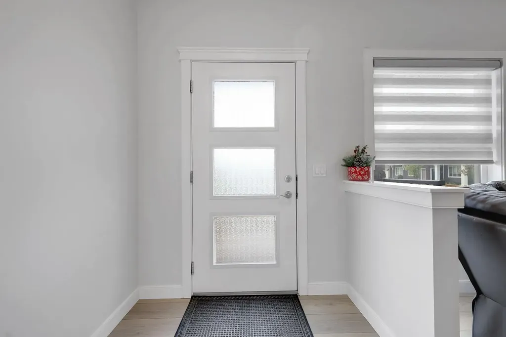 56 Corner Meadows Park NE Calgary AB T3N 1J8