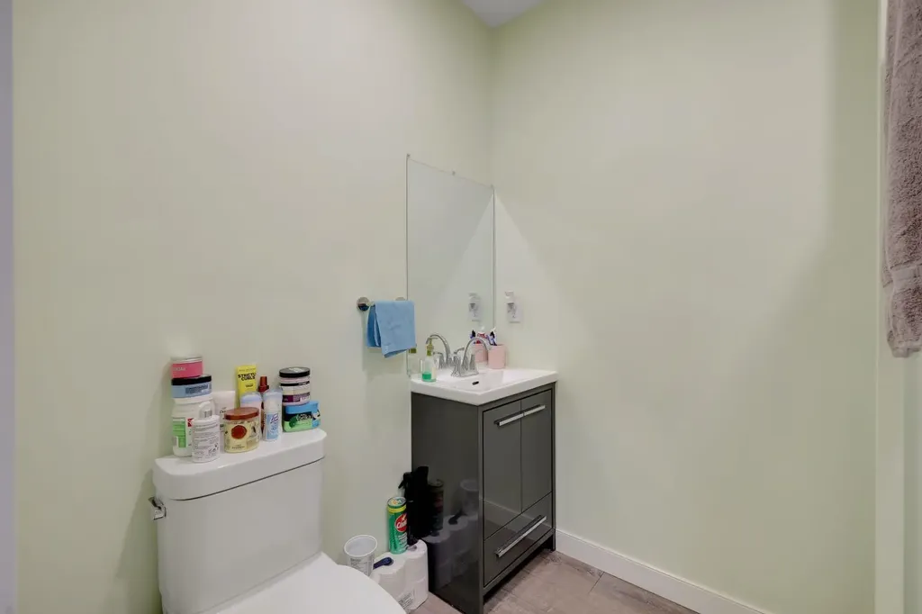 56 Corner Meadows Park NE Calgary AB T3N 1J8