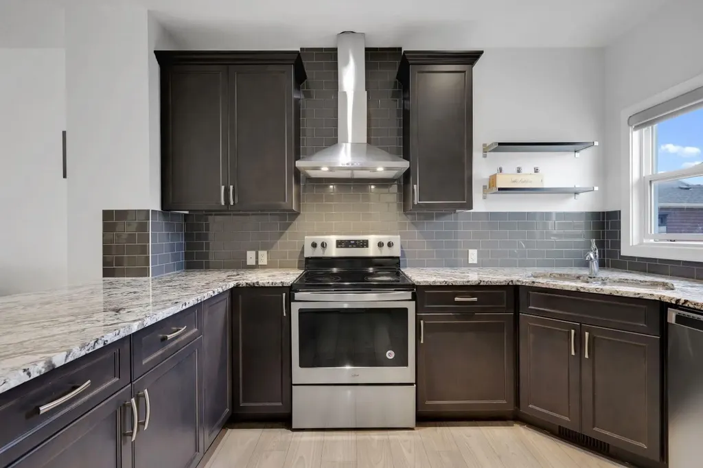 56 Corner Meadows Park NE Calgary AB T3N 1J8