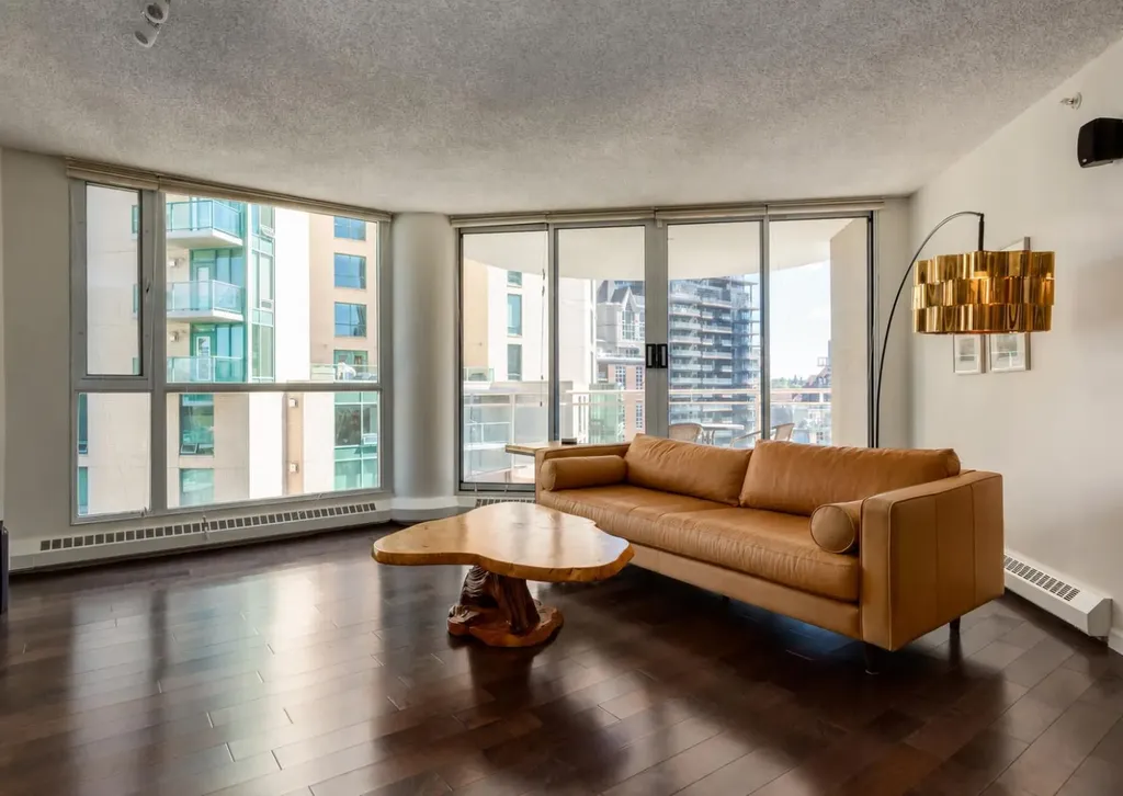 804 3 Avenue SW Calgary AB T2P 0G9