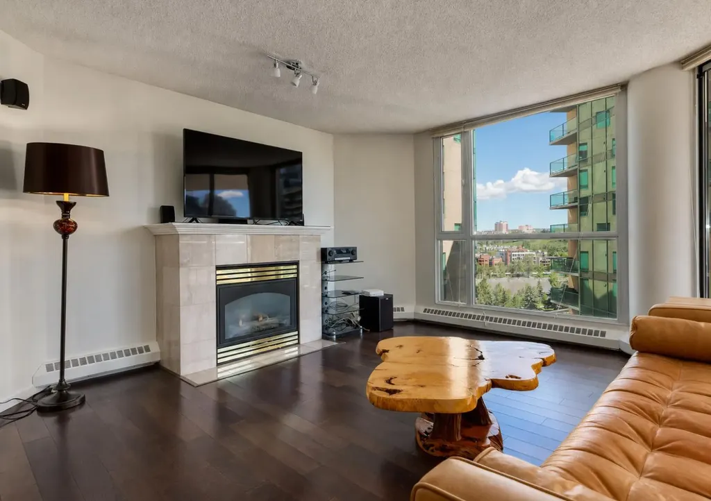 804 3 Avenue SW Calgary AB T2P 0G9