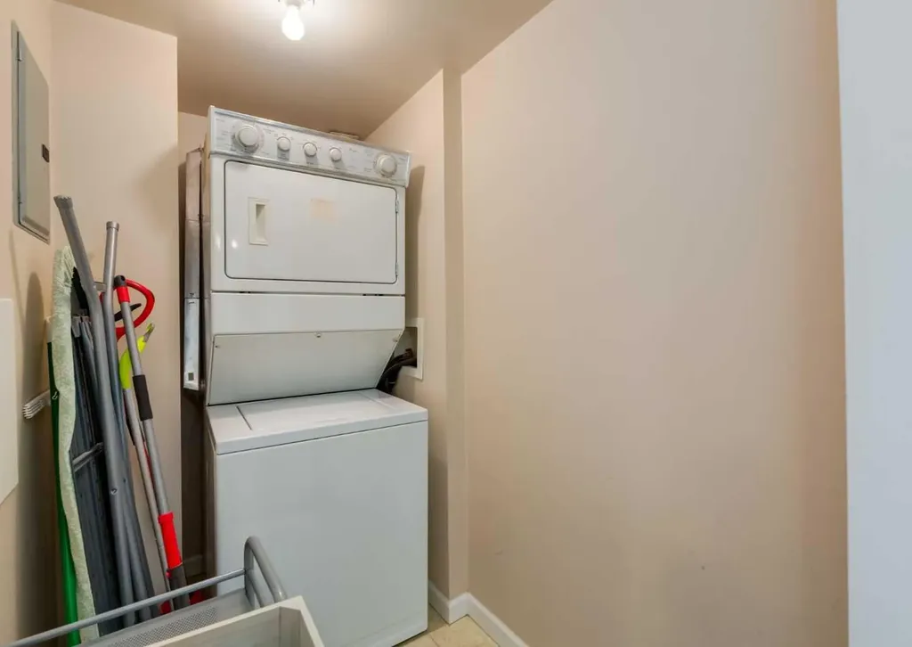 804 3 Avenue SW Calgary AB T2P 0G9