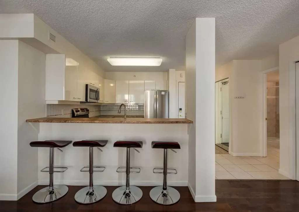 804 3 Avenue SW Calgary AB T2P 0G9