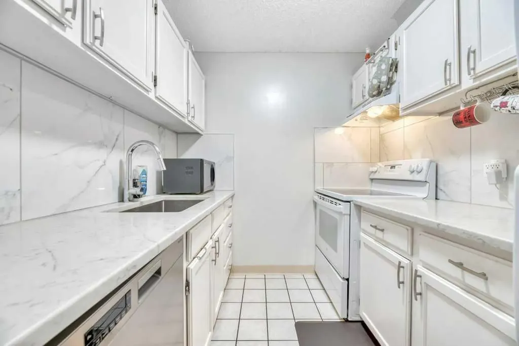924 14 Avenue SW Calgary AB T2R 0N7