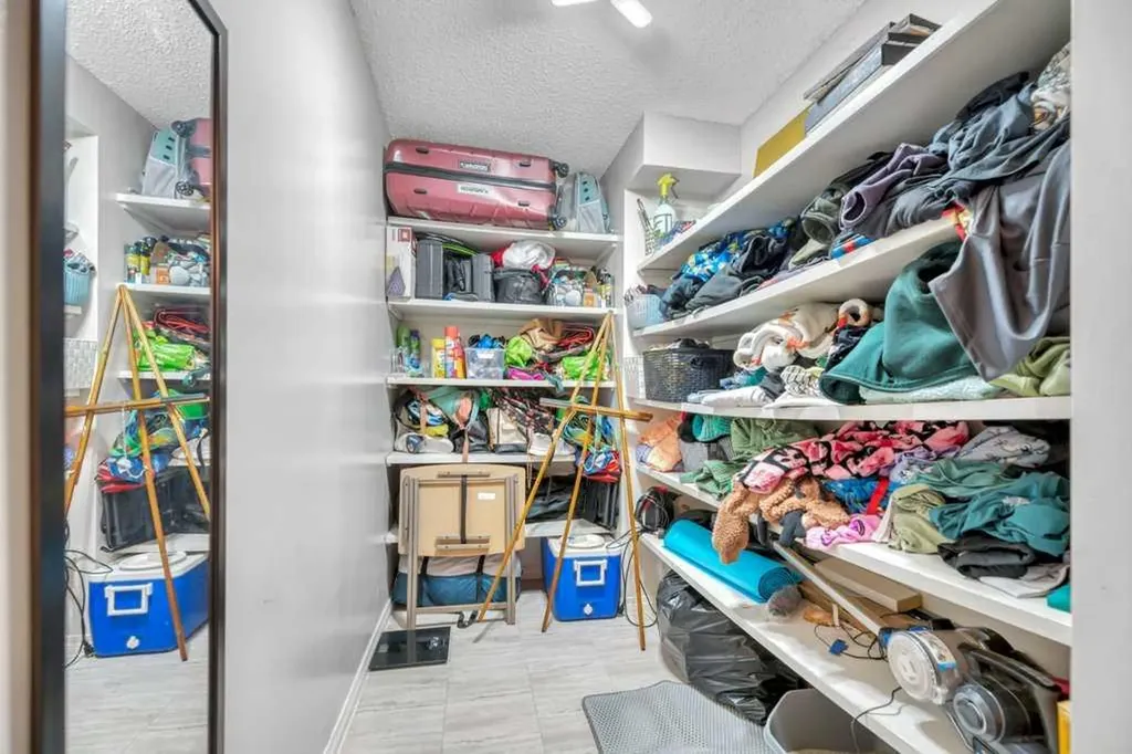 924 14 Avenue SW Calgary AB T2R 0N7