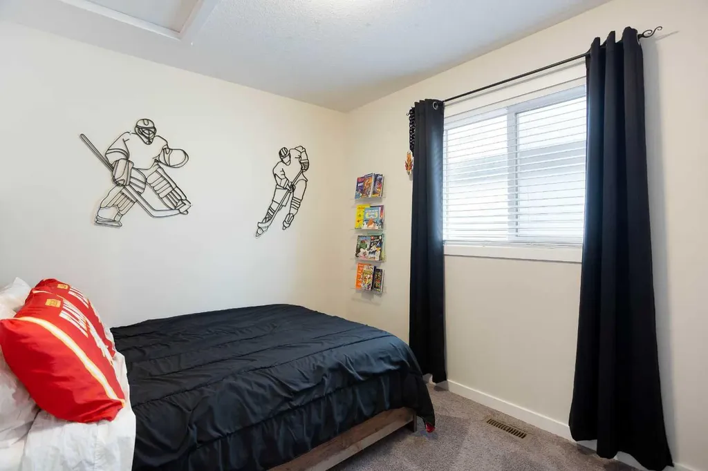 136 Highview Gate SE Airdrie AB T4A 3L6