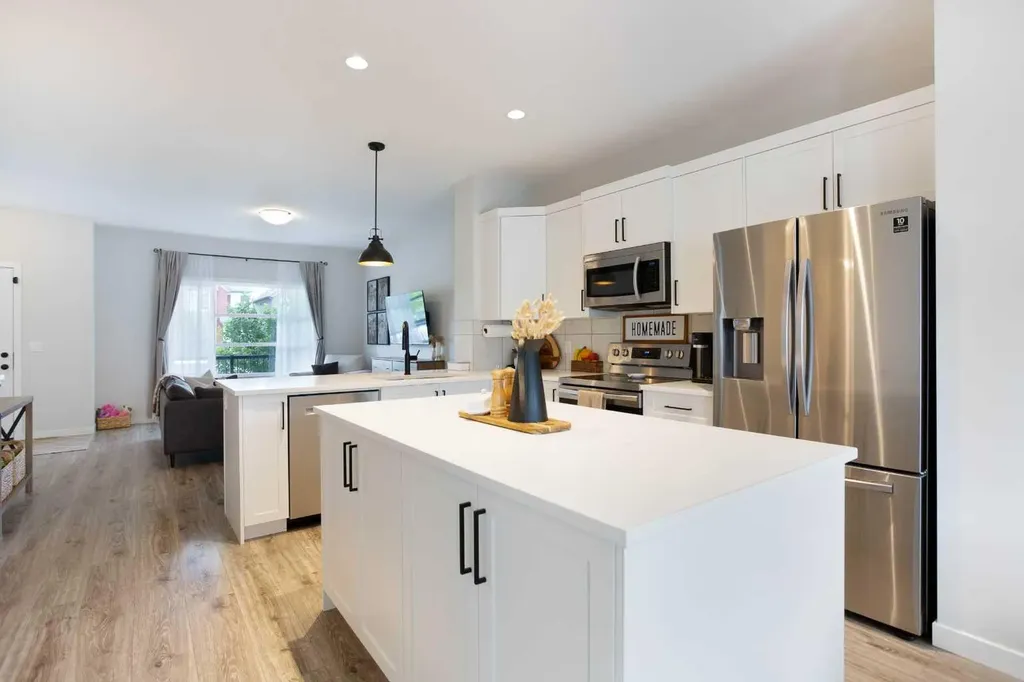 136 Highview Gate SE Airdrie AB T4A 3L6